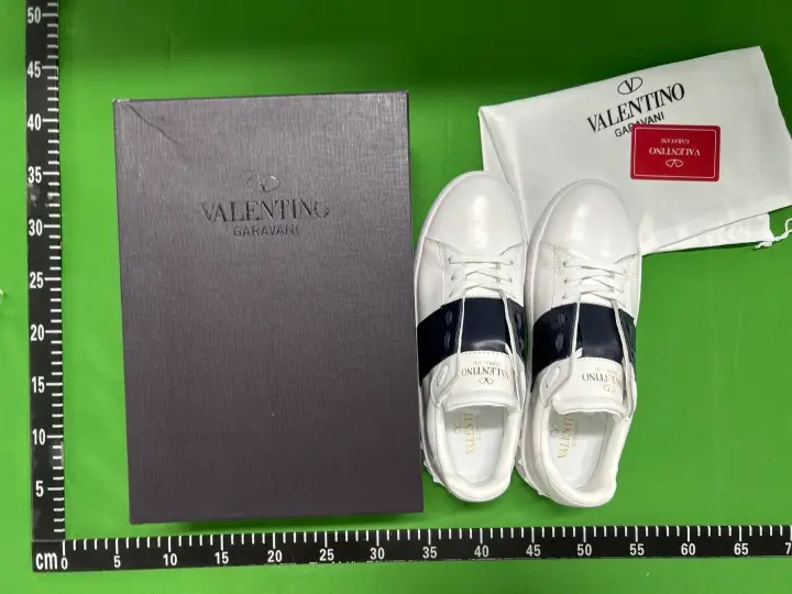 Valentino Garavani Trainers QC photo 2