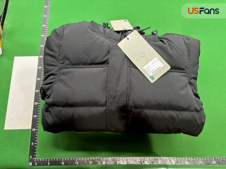 Canada Goose Wyndham Jacket QC photo 9