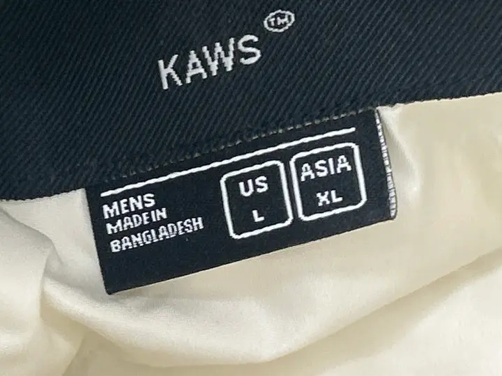 TNF x Kaws Jacket QC photo 18