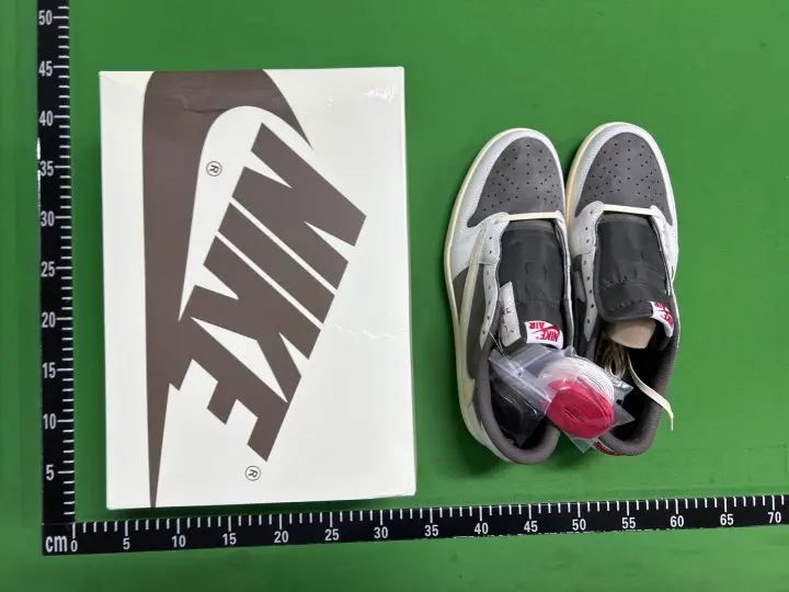 Jordan 1 High Travis Scott x Fragment QC photo 10