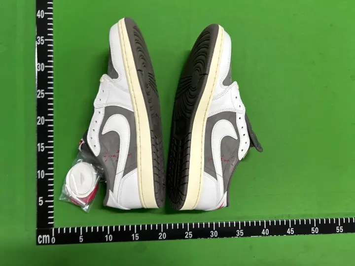 Jordan 1 High Travis Scott x Fragment QC photo 12