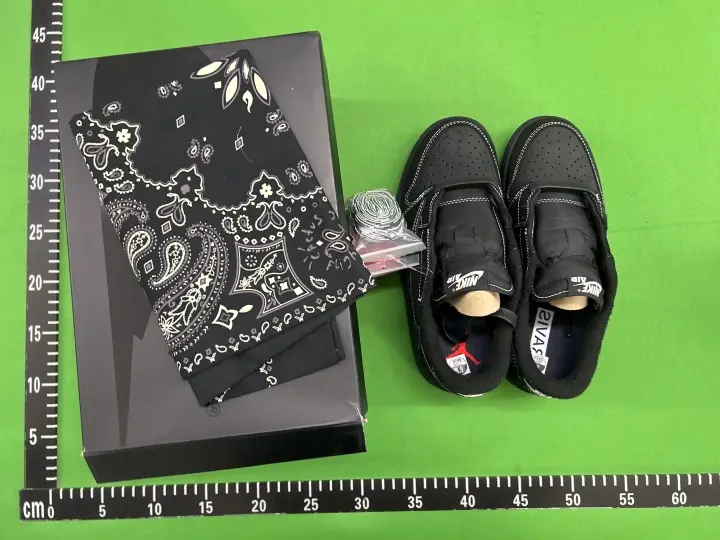 Jordan 1 High Travis Scott x Fragment QC photo 19