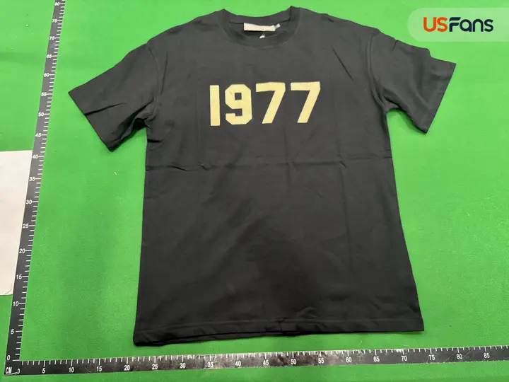 Essentials 1977 T-Shirt QC photo 10