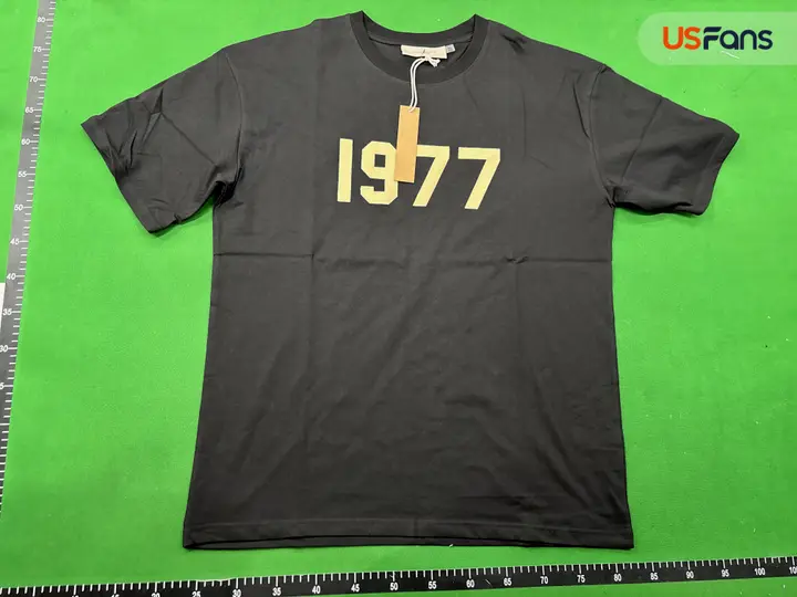 Essentials 1977 T-Shirt QC photo 14