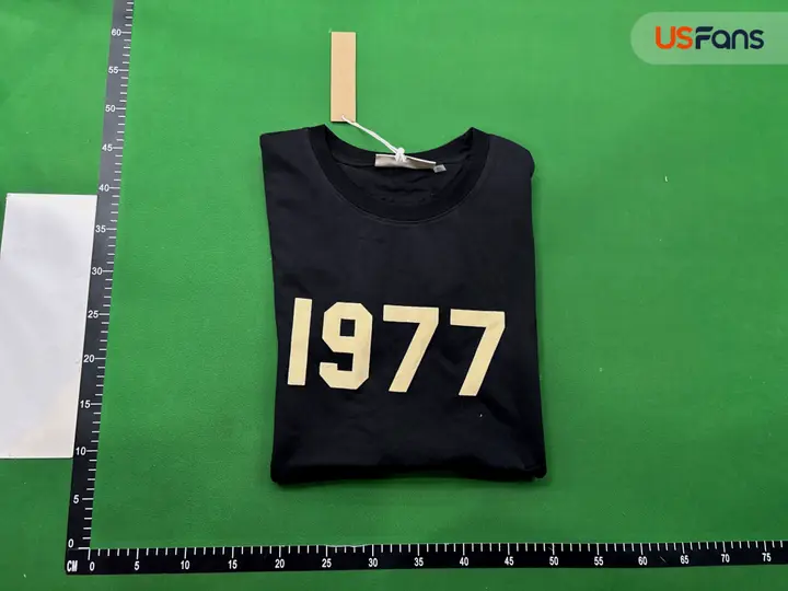 Essentials 1977 T-Shirt QC photo 16