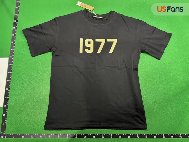 Essentials 1977 T-Shirt QC photo 2