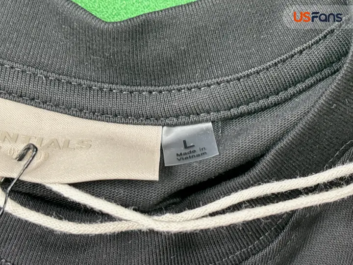 Essentials 1977 T-Shirt QC photo 5