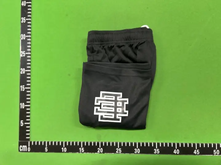 EE Short QC photo 1