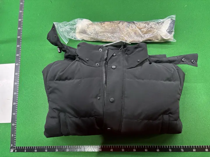 Canada Goose Wyndham Jacket QC photo 4