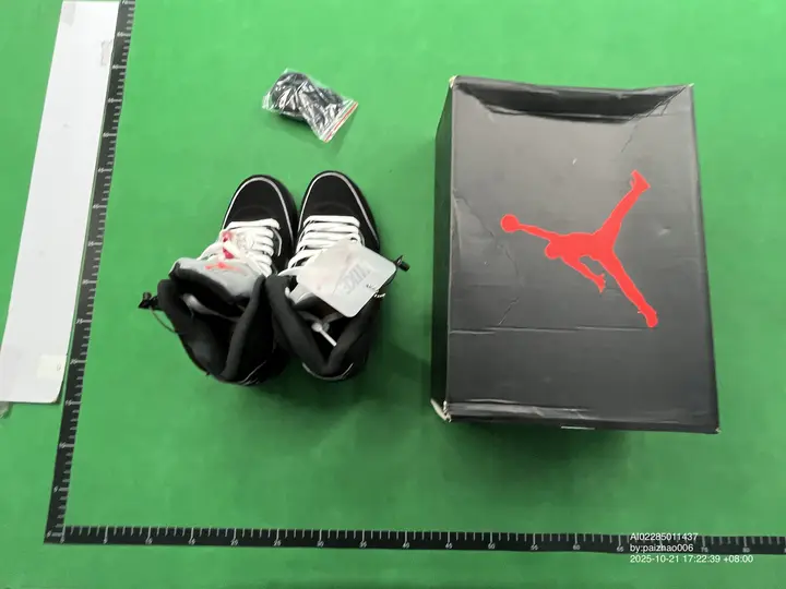 Jordan 5 Metallic Silver QC photo 14