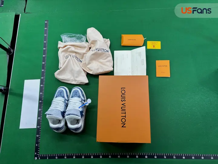 LV Trainer Light Blue QC photo 1