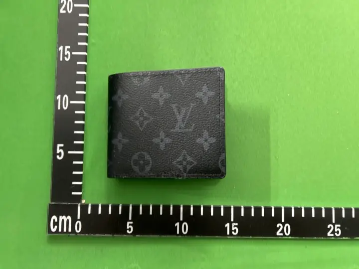 LV Wallet Flowers QC photo 11