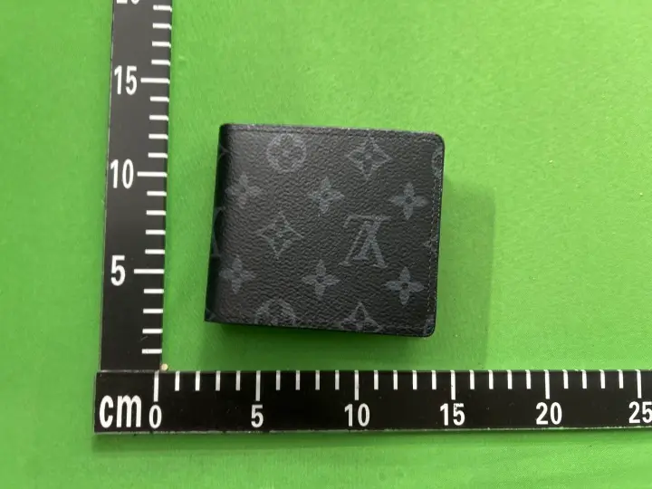LV Wallet Flowers QC photo 12