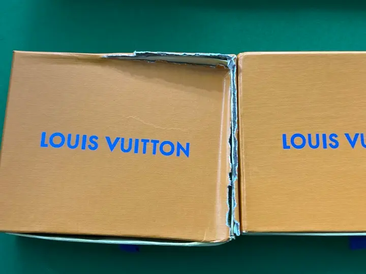 LV Wallet Flowers QC photo 9