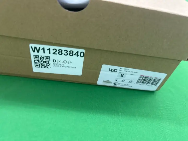 UGG Slippers QC photo 1