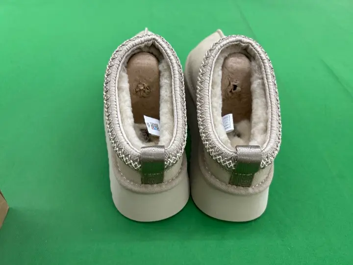 UGG Slippers QC photo 18