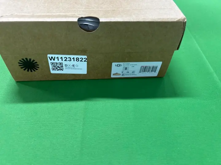UGG Slippers QC photo 9