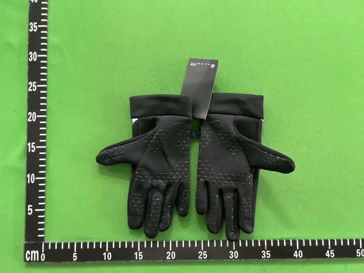 Nike Gloves QC photo 16