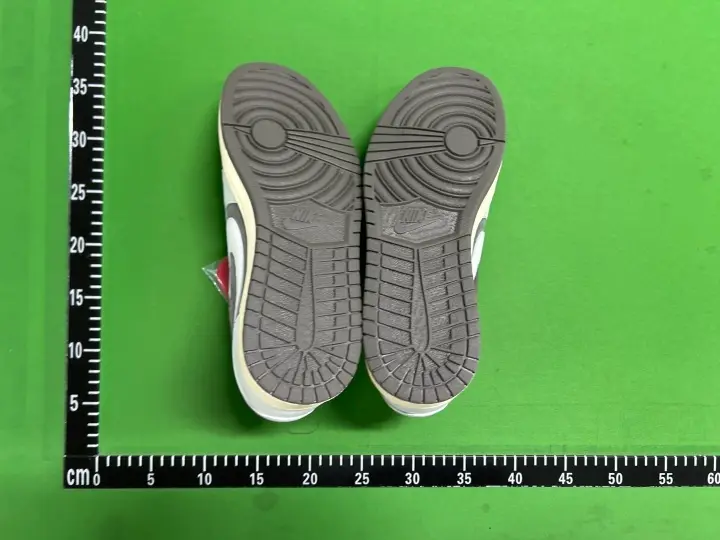 Jordan 1 Low Phantom QC photo 14