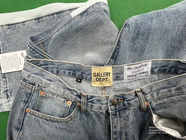Gallery Dept Jeans QC photo 17