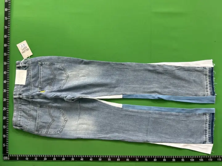 Gallery Dept Jeans QC photo 2
