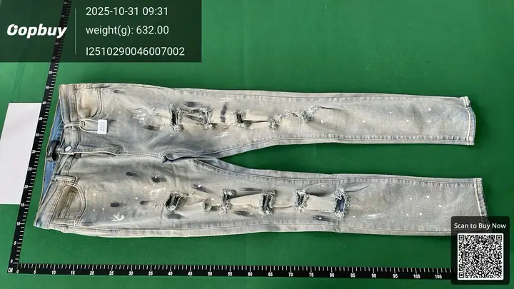 Amiri Jeans QC photo 2