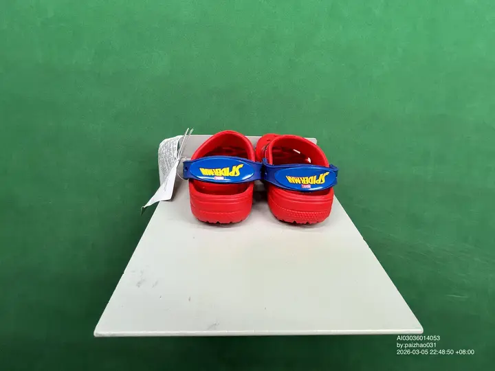 Crocs Minions QC photo 3