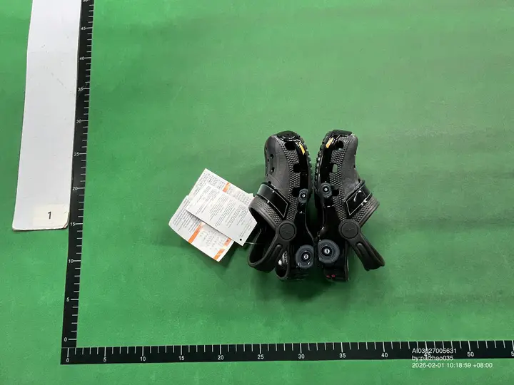 Crocs Minions QC photo 8