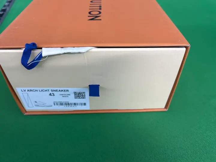 LV Trainers White Signature (Budget) QC photo 1