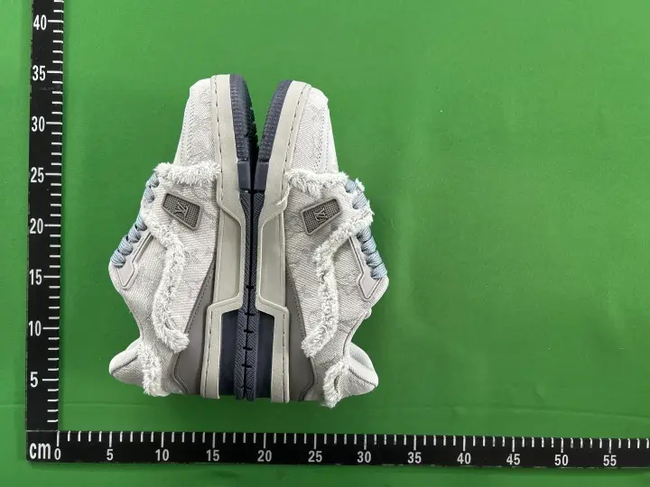 LV Trainers White Signature (Budget) QC photo 12