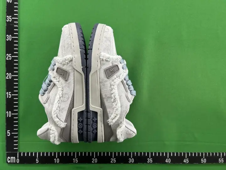 LV Trainers White Signature (Budget) QC photo 13