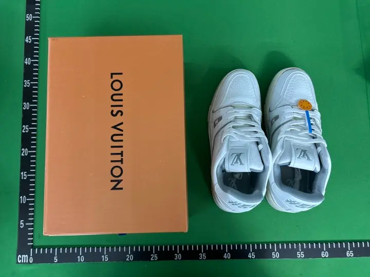 LV Trainers White Signature (Budget) QC photo 2