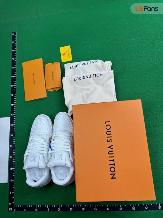 LV Trainers Black-White QC photo 1