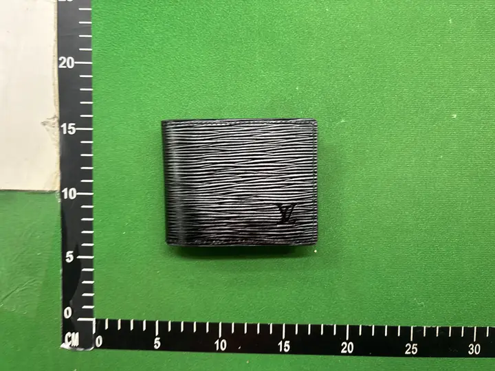 LV Wallet QC photo 1