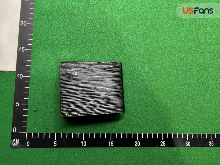 LV Wallet QC photo 10