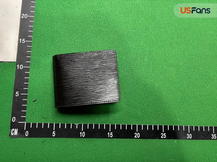 LV Wallet QC photo 11