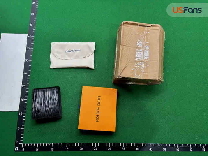 LV Wallet QC photo 12