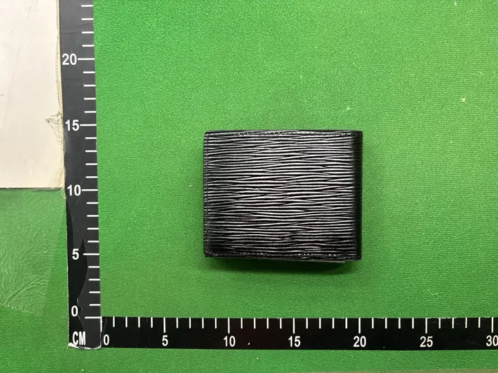 LV Wallet QC photo 2