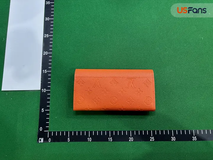 LV Wallet QC photo 5