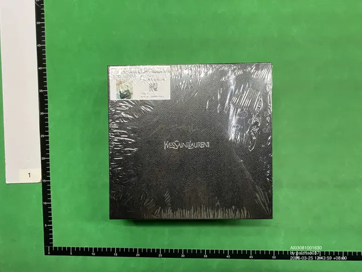 YSL LE5A7 QC photo 15