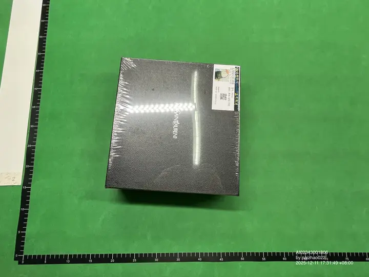 YSL LE5A7 QC photo 16