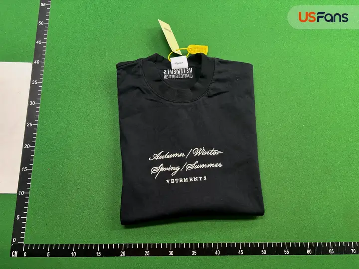 Vetements Tees QC photo 19