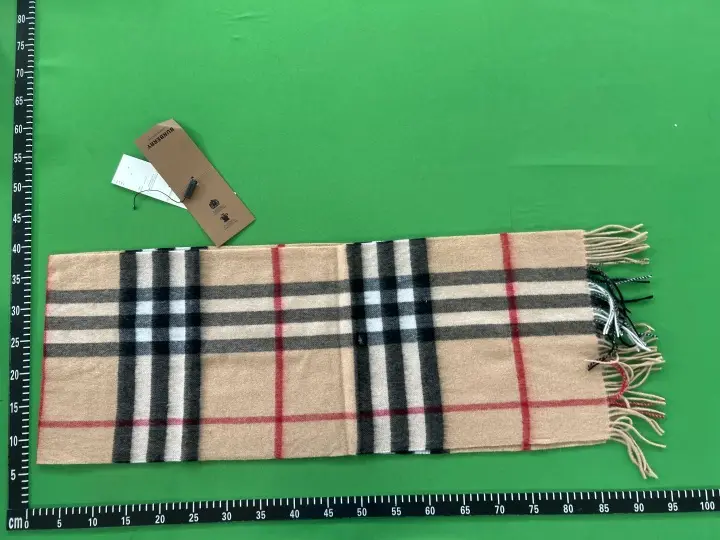 Burberry Scarf QC photo 1