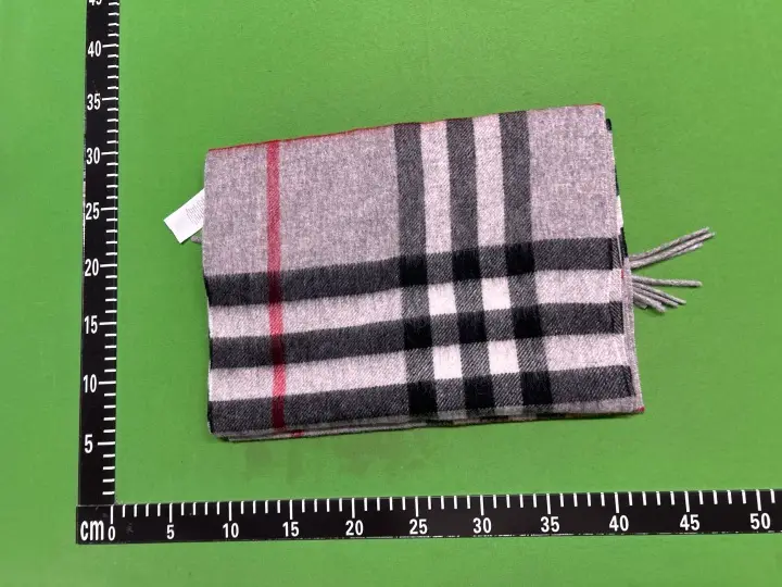 Burberry Scarf QC photo 10