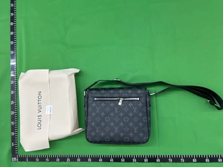 LV Bag QC photo 2