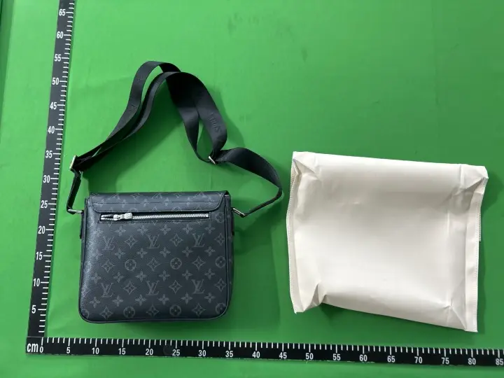 LV Bag QC photo 6