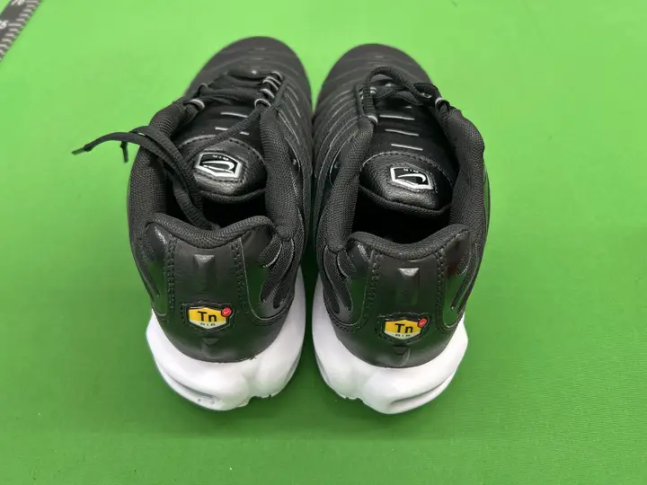 Nike TN All Black Shoes QC photo 3