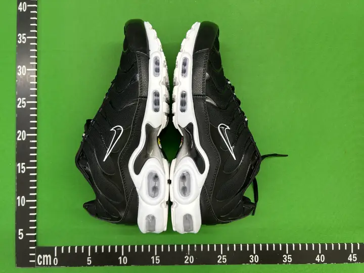 Nike TN All Black Shoes QC photo 5