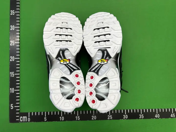 Nike TN All Black Shoes QC photo 6