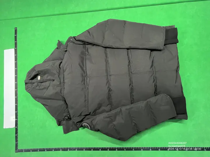 Canada Goose Wyndham Heritage Jacket QC photo 14